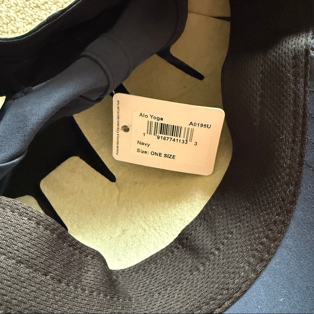 Alo Performance Off-Duty Cap in Navy - Picture 3 of 3